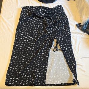 SHEIN Black Asymmetrical Skirt with White Floral Design